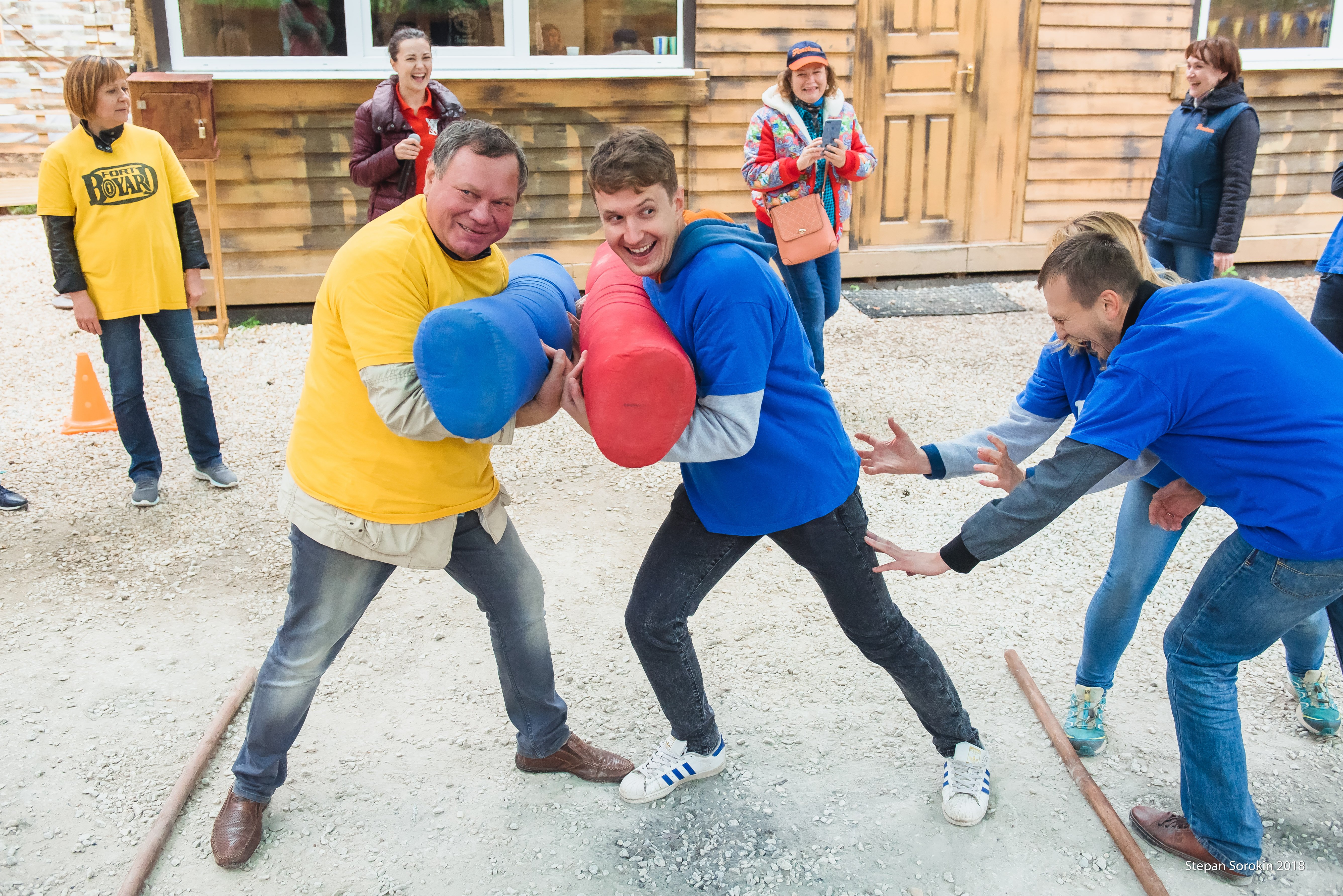 Шоу - программа продолжительностью 2,5 часа